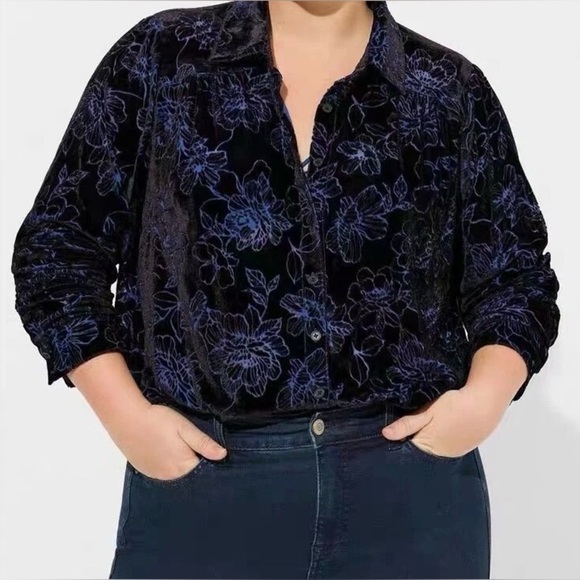 TORRID Madison Velvet Burnout Tunic Blouse in Purple and Black Size 6XL - Picture 3 of 9